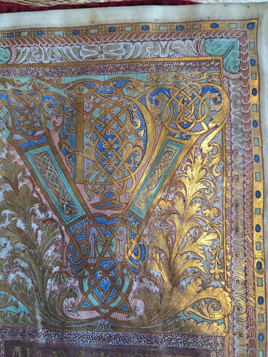 MaxenceHermant's tweet photo. De sortie aujourd'hui pour un futur projet, l'extraordinaire Sacramentaire @laBnF commandé par Charles-le-Chauve en 869-870. Un chef-d'œuvre absolu de l'enluminure https://t.co/O7NkvBCnuk