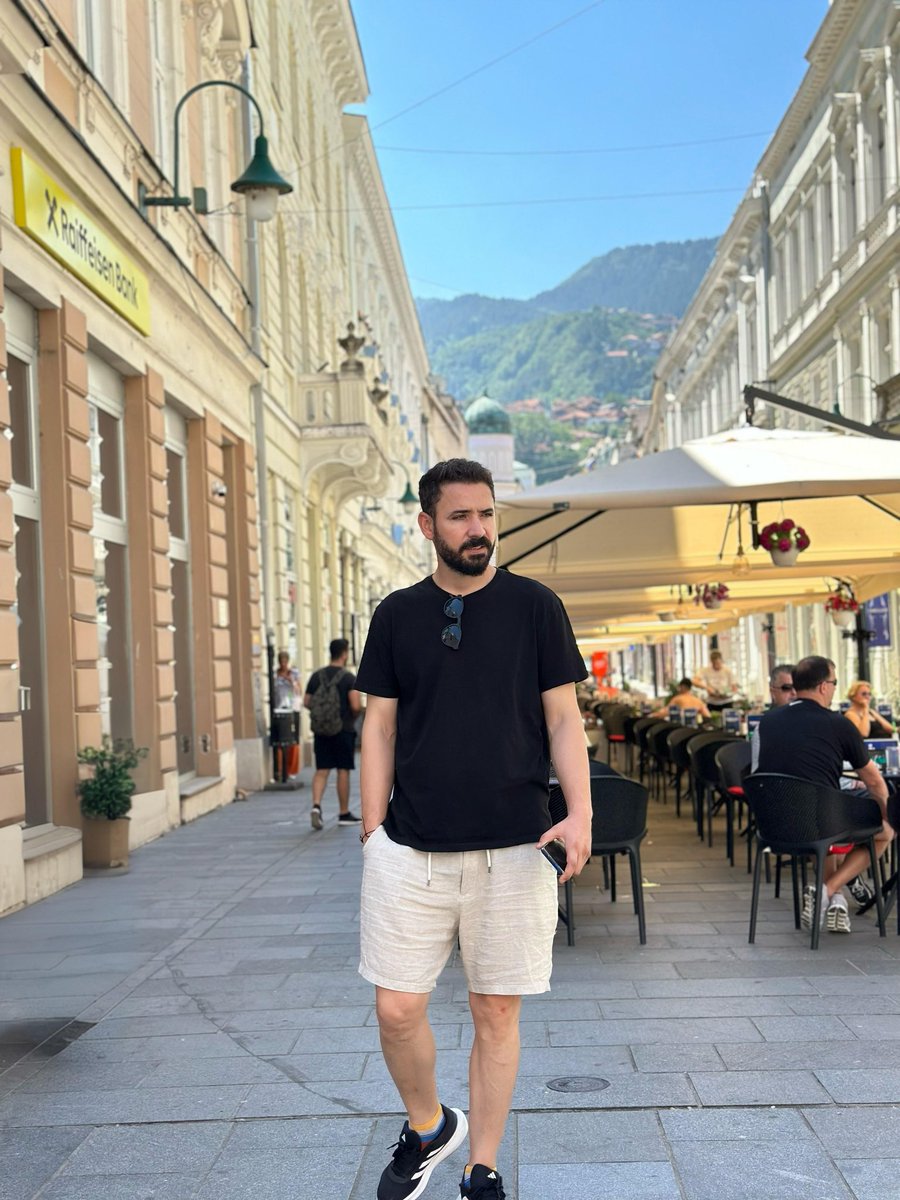 tpahmt's tweet photo. Öylesine... https://t.co/xogo4IG4RF