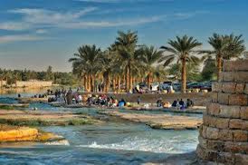 KWTNAJD's tweet photo. قصيده لعبدالله بن خالد للباشا أثناء حرب #الدرعية
لابتي عز الديار  المخيفة
كم لطمنا دونها من قشر
هاضني بعواه ذيب الرديفة
شايفٍ سرحان عسكر مصر
شبعت العرجا طري وجيفة
والسباع الحايمة والنسر
إرس ياغرس ب #وادي_حنيفة
لا تزعزع يوم جاك النذر
بالهنادي والسيوف الرهيفة
سالت #العوجا بدمٍ حمر https://t.co/ULGJ0EdHaB