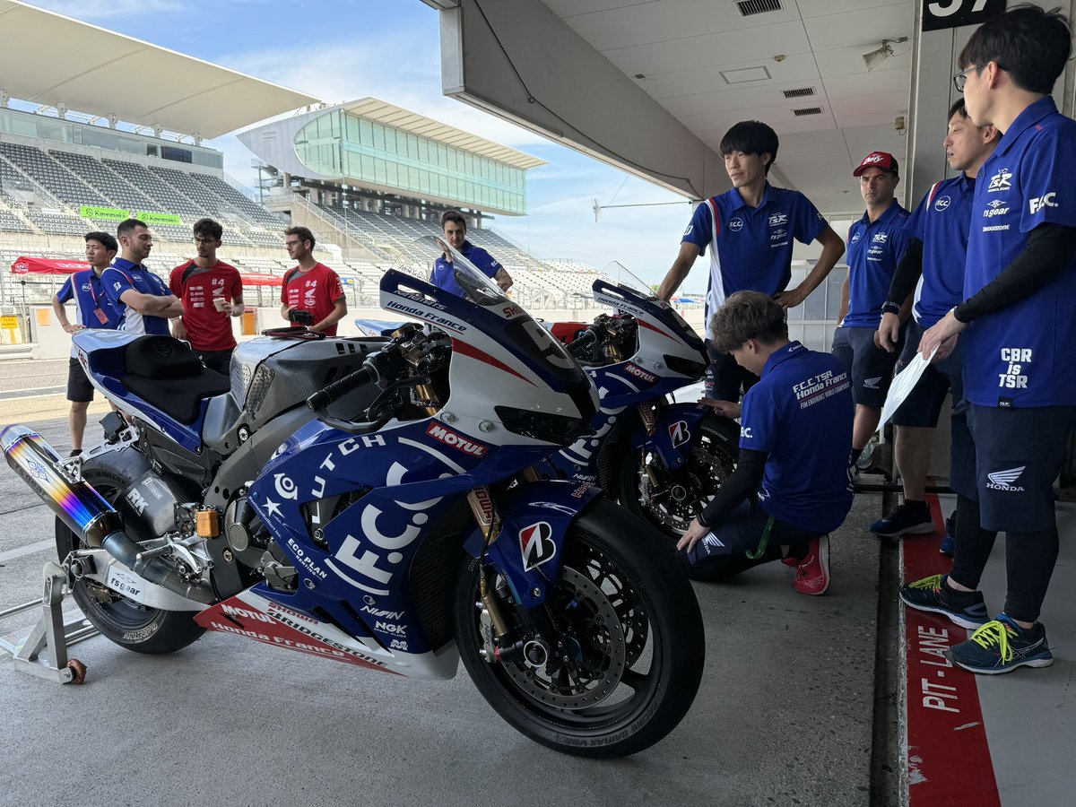 RikaTSR5's tweet photo. 車検日😎

明日はついに予選です…！

#Suzuka8hours #Suzuka8h @TSRHondaFrance https://t.co/bxC1rNWYsY