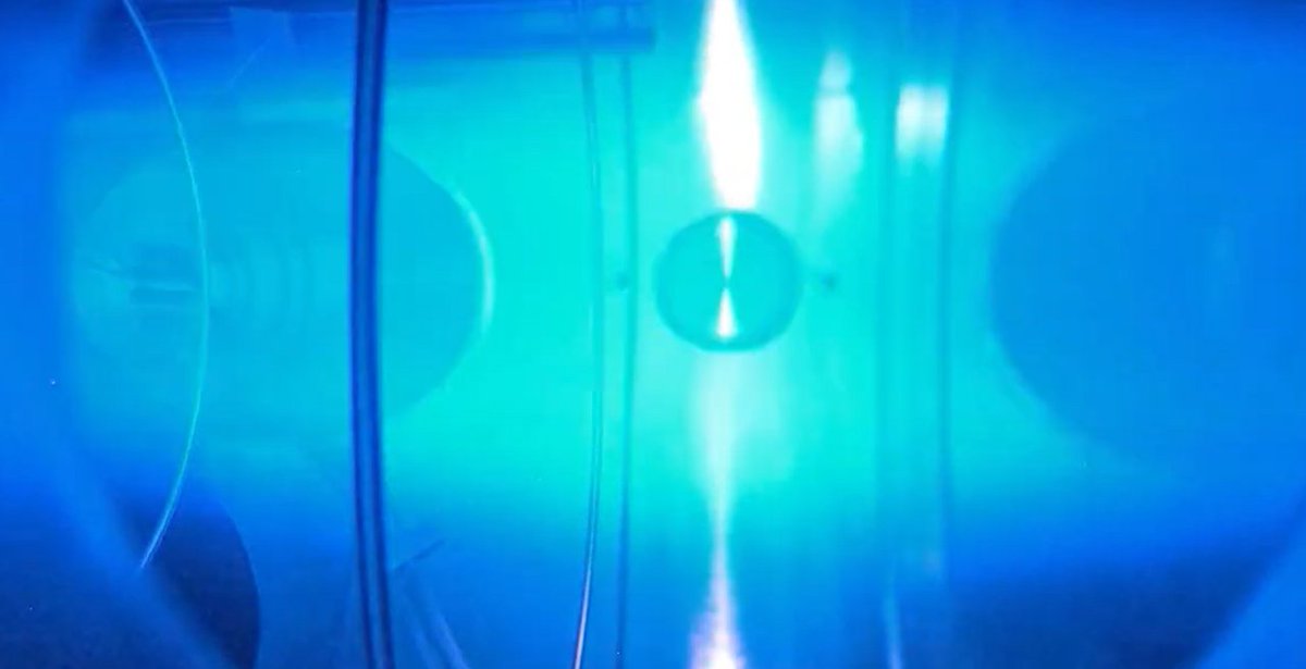 An outstanding success achieved in fusion energy! The highest ever steady magnetic field in fusion plasma was recorded on the WHAM experiment by the <a href="/RealtaFusion/">RealtaFusion</a> and @UWMadphysics teams. Major step towards a zero-carbon energy future. Press release: tinyurl.com/5n6e8n3r