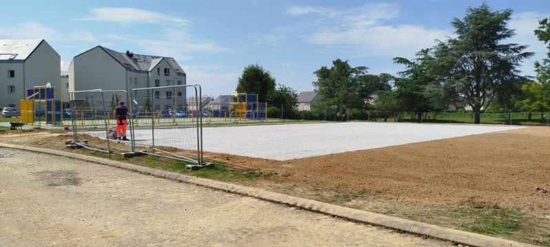 🏀Lancement du chantier du terrain de basket 3x3 à <a href="/saintberthevin/">Saint-Berthevin</a> . 
Un équipement financé dans le cadre de notre Plan Héritage Mayenne 2024, doté de 8 M€, pour favoriser la pratique de ce sport au plus grand nombre !
<a href="/SGT_Corinne/">Corinne Segrétain</a> <a href="/vsaulnier53200/">Vincent Saulnier</a> <a href="/YannickBORDE/">Yannick BORDE</a> <a href="/COMITEBASKET53/">BASKET MAYENNE</a>