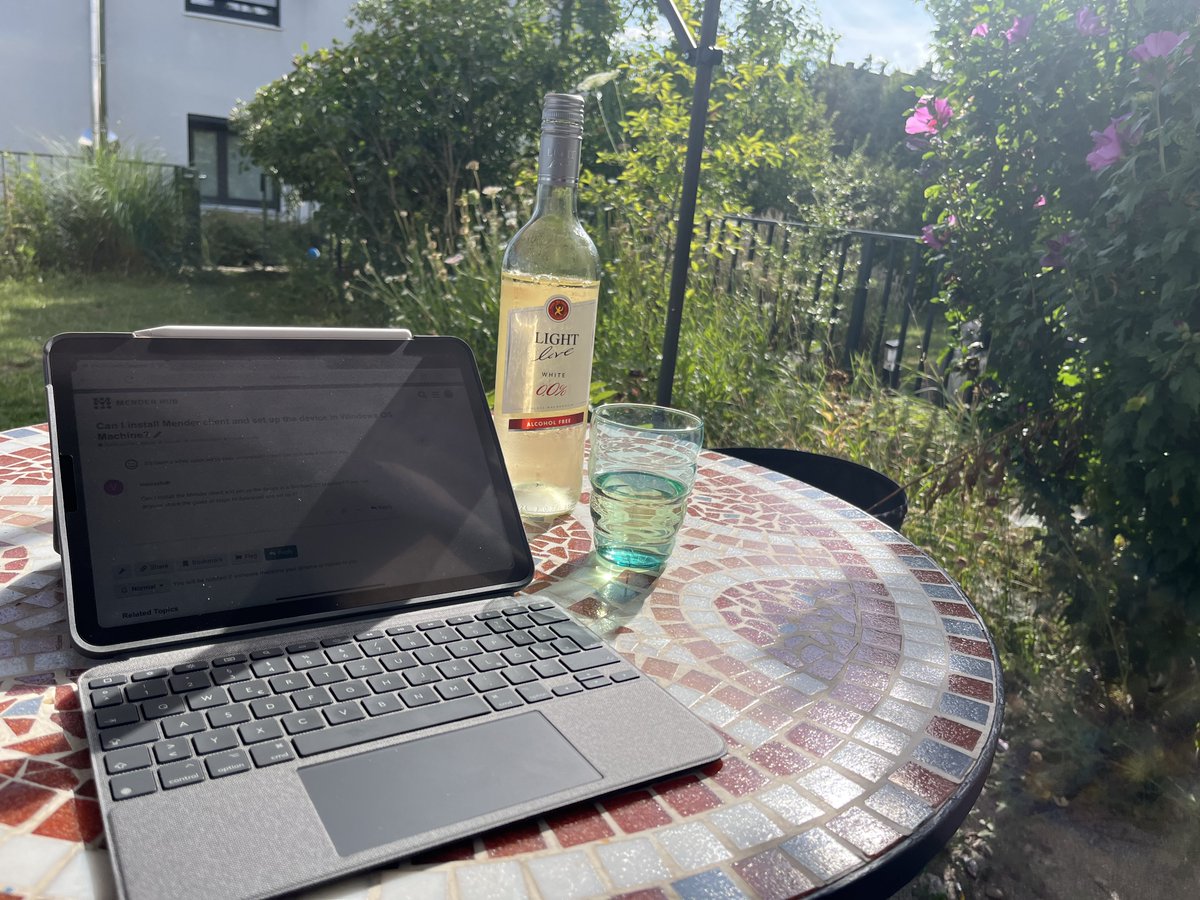 TheYoctoJester's tweet image. People usually give me the side eye when I tell them that I love alcohol free white wine. But to me, its the perfect summer+code drink.

So here‘s to some sunshine nerding!🍸