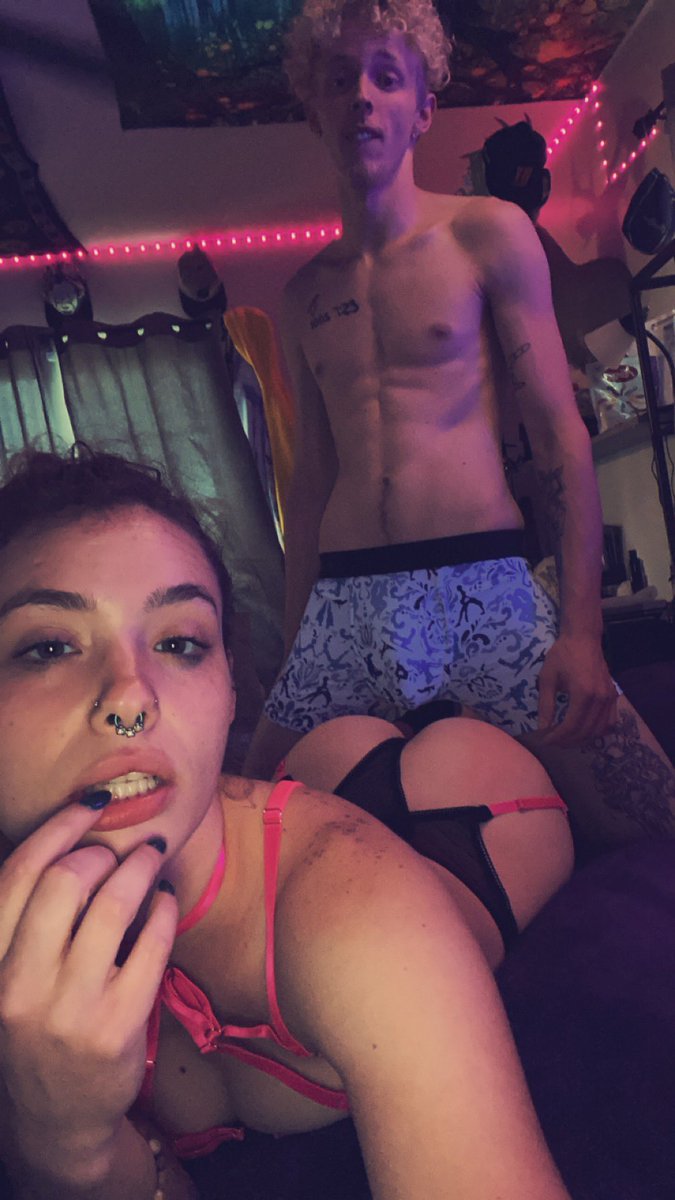 Quickii_Quinn's tweet photo. It’s daddy’s birthday today. Give him some love today. 
I already gave him some love😉 but yall can give him more 😜😜😈 https://t.co/c9dqkazbT7