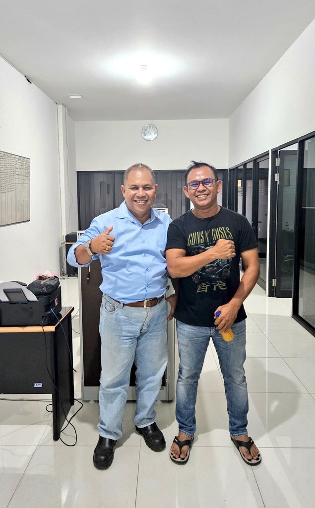 Didatengin suhu ..
Hidup memang penuh dengan kejutan .. 🙏