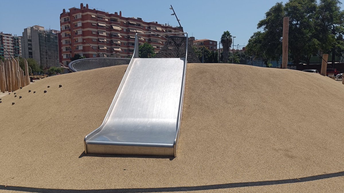 quotidianitats's tweet photo. La planxa per a coure criatures ja és a punt https://t.co/BDlVKFHbZv