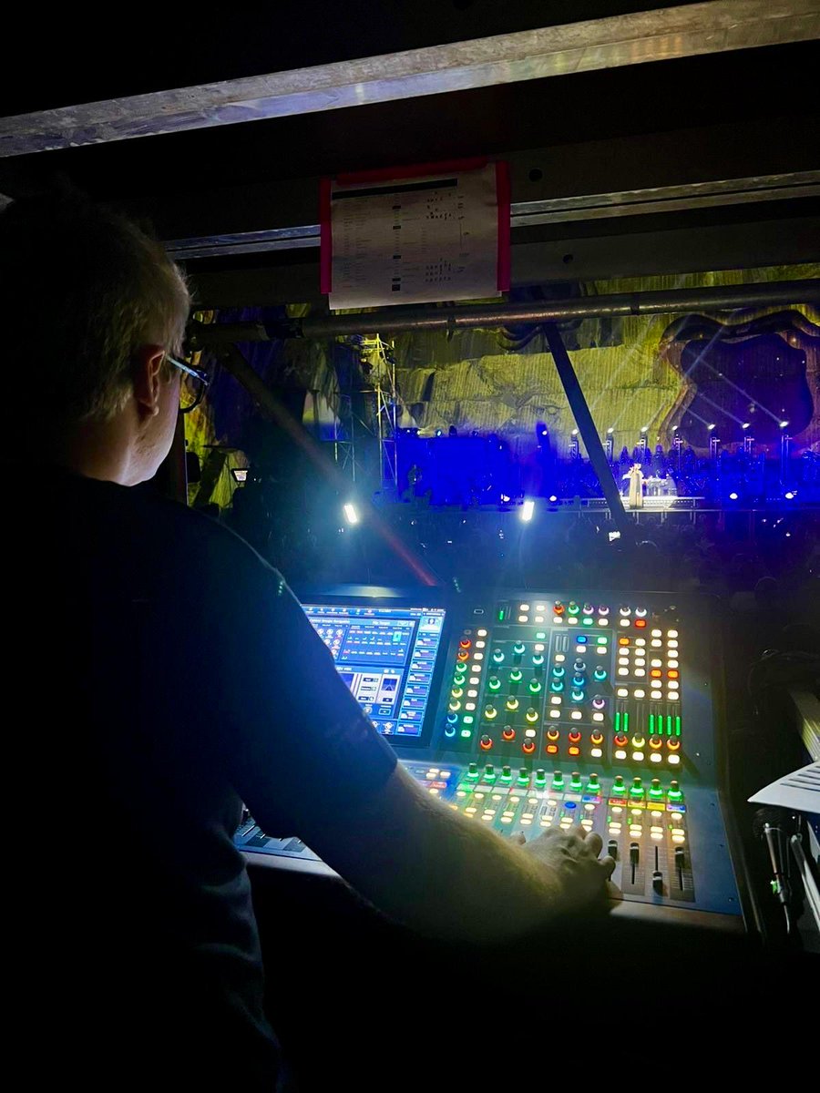 MIDASconsoles's tweet image. Soundtracking the “Sacré et le Profané” event by CM Orchestra Rhythms &amp;amp; Drums, expertly managed by MG Service of Marco Gervasio, using our Midas HD96 Consoles 🤘

#nothingsoundslikeamidas #audioengineer #soundtech #musicproduction #livesound #prasemediatechnologies