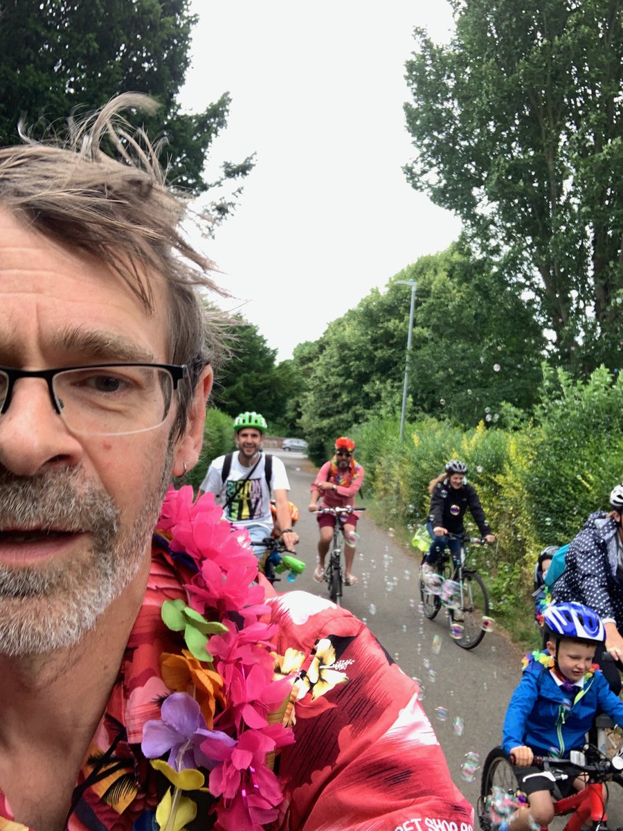 OSRBikeTrain's tweet image. Tomorrow - Friday 19th July - is the last Old Shoreham Road bike train of this school year. 

So do come and join us if you can. Meet at Knoll Business Centre at 08:30am for an 08:35am grand depart.

 @Bricycles @bhactivetravel @BHSchoolClimate @NickSayers @BATBrighton #BikeTrain
