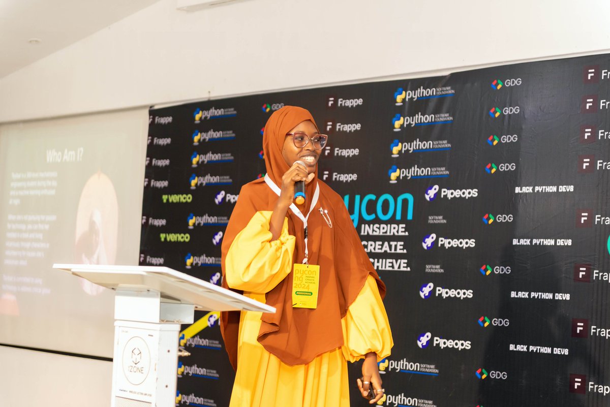 PythonNigeria's tweet photo. Moments from #PyConNG 2024
Amazing session with @Teebarh_ https://t.co/tMASbnN4Xr