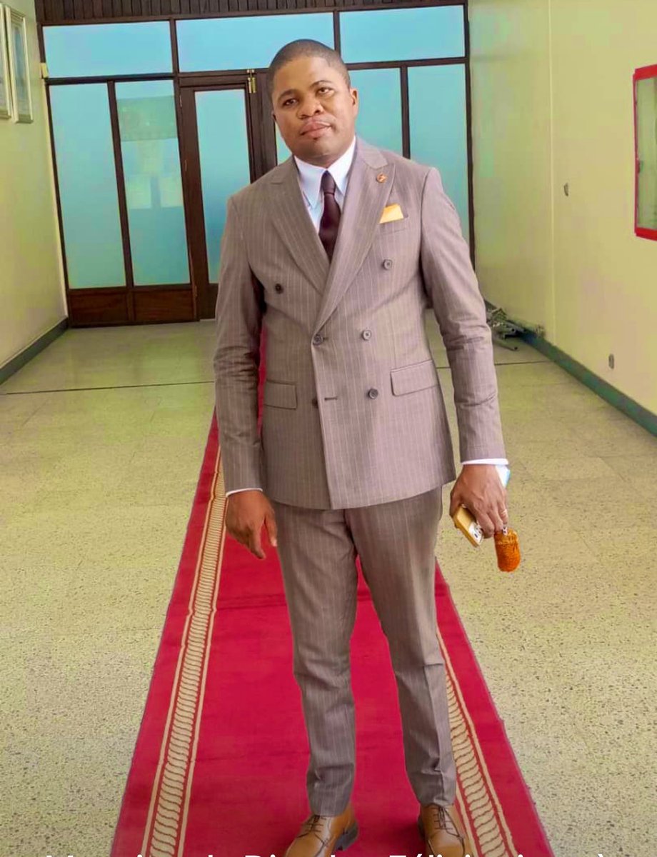 AtutunaD's tweet photo. Mes félicitations , Madame  Kibilu (@MKIBILU) et Me @KyEmma2 pour votre nomination en qualité des Directeurs  de Cabinet Adjoints du Gouverneur du Kwango. 
Vous avez des atouts nécessaires pour relever les défis que rencontre notre chère province le Kwango. D’abord le #Kwango https://t.co/GcaoTjNiFb