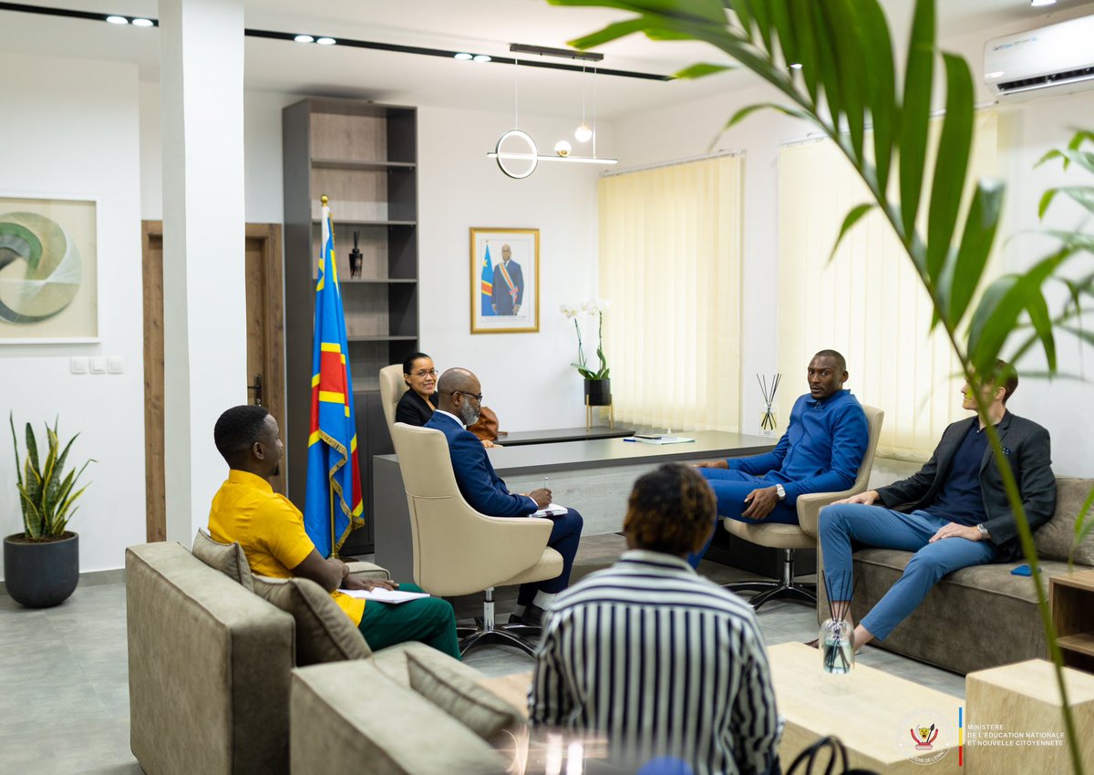 Le #Sport, levier important de l’éducation, occupe une place de choix dans notre vision de l’enseignement. <a href="/bismackbiyombo/">Bismack Biyombo</a> à travers son camp de #basketball dont nous sommes fiers, est un partenaire de choix du <a href="/MinisterEDU_NC/">Ministère de l'Education Nationale-NC</a> pour la matérialisation de cette vision. #STEAM