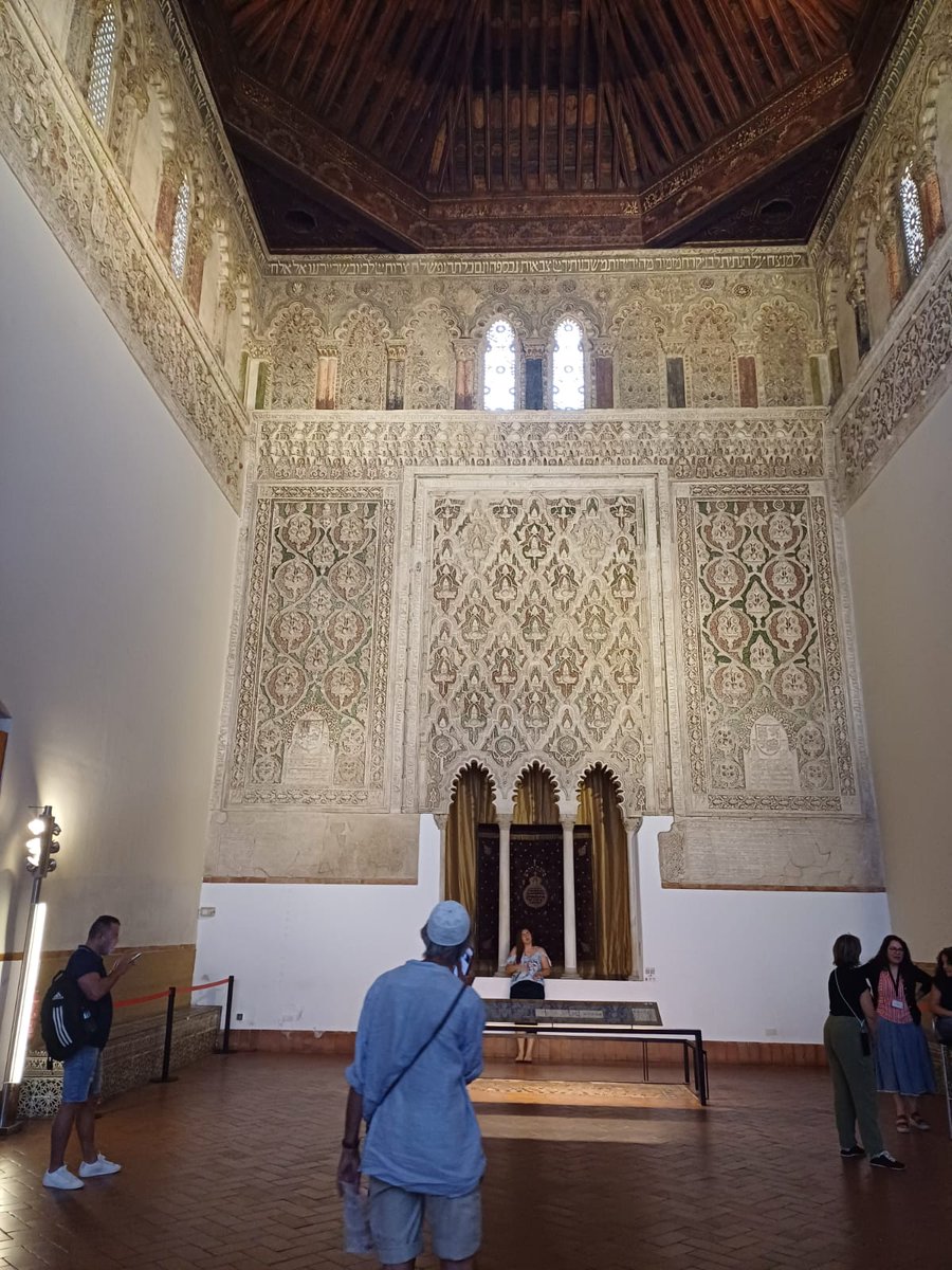 ds_beukenhorst's tweet photo. #Toledo. Een gotische kathedraal, gebouwd op de plek waar een moskee stond. Een oude synagoge, waaruit #Sefardische Joden werden verdreven. De drie monotheïstische godsdiensten hebben hun sporen nagelaten. Museum  #ElGreco: de 12 discipelen (Marcus 3,13-19). Links: #Filippus! 😇 https://t.co/pDoNSrdYS7