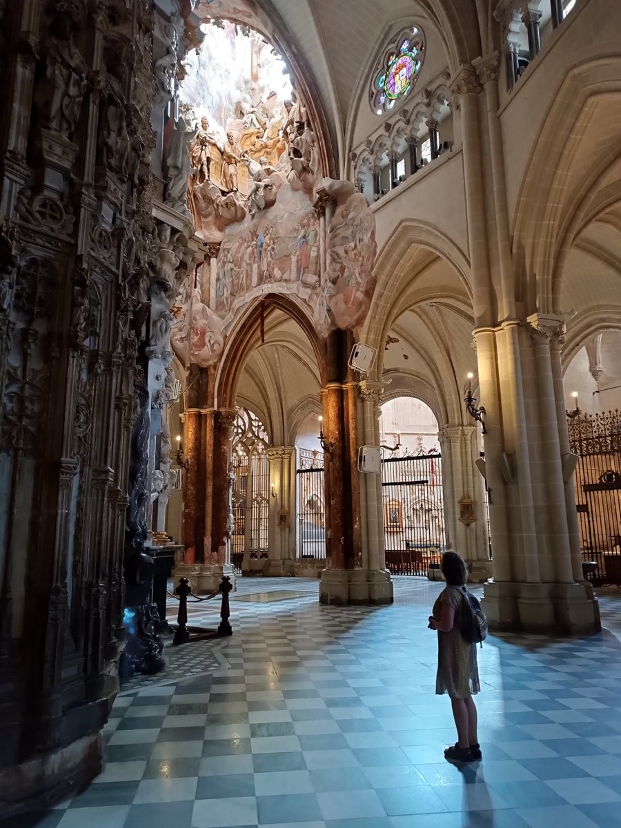 ds_beukenhorst's tweet photo. #Toledo. Een gotische kathedraal, gebouwd op de plek waar een moskee stond. Een oude synagoge, waaruit #Sefardische Joden werden verdreven. De drie monotheïstische godsdiensten hebben hun sporen nagelaten. Museum  #ElGreco: de 12 discipelen (Marcus 3,13-19). Links: #Filippus! 😇 https://t.co/pDoNSrdYS7