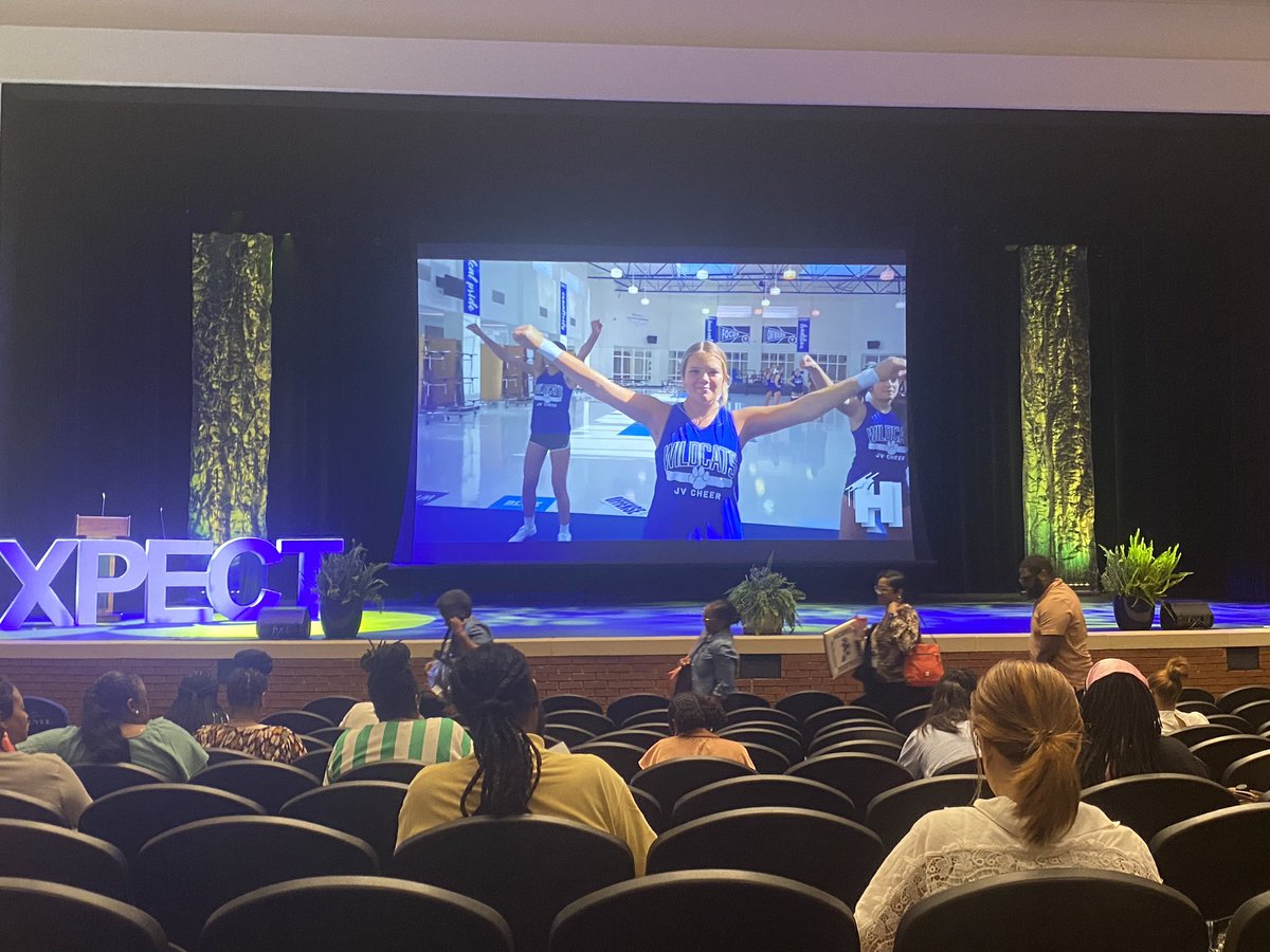 Stephmarqz's tweet photo. I’m back! #edlaunch_HCS @HenryCountyBOE https://t.co/FDJku0jrOJ