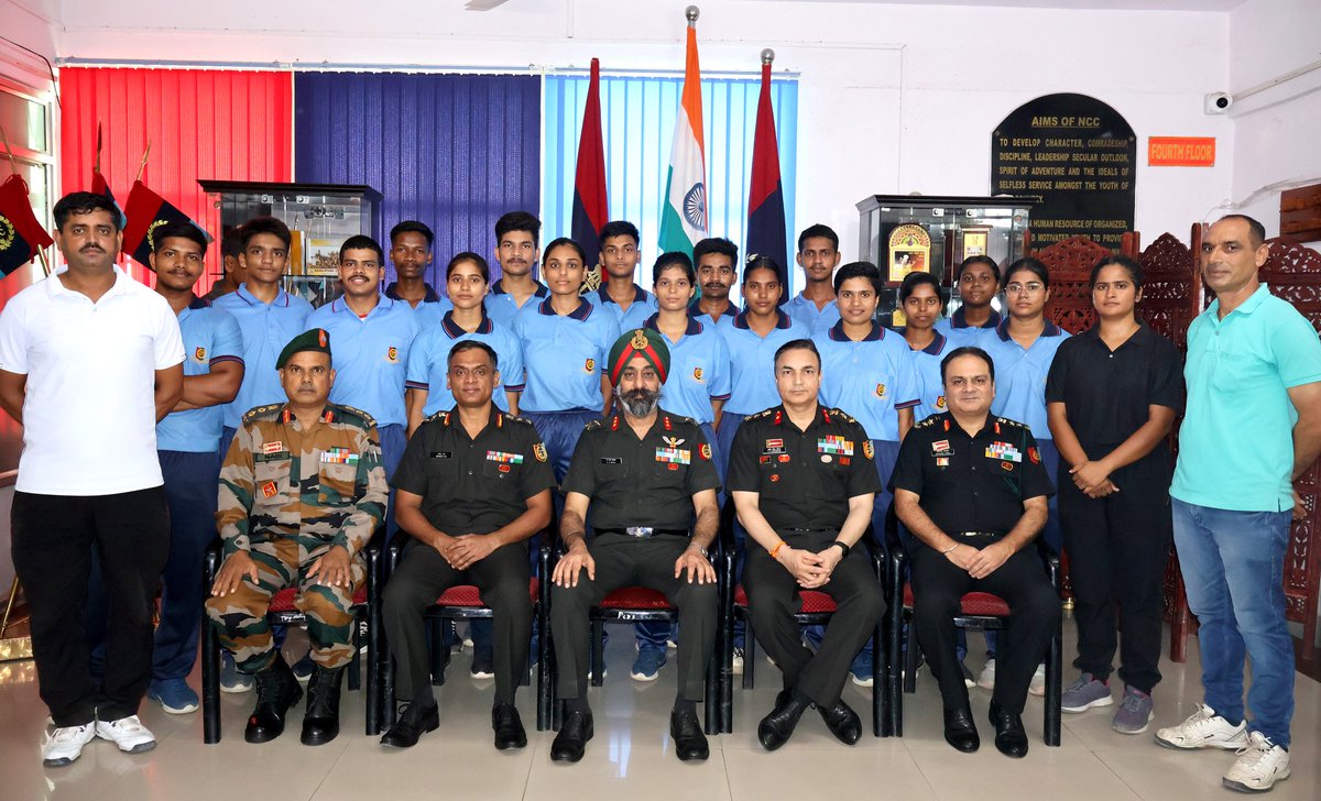 NCC_Bih_Jhar's tweet photo. "Congratulations to the Directorate IDSSC team! Felicitated by ADG for their outstanding performance, securing 5th position in the IDSSC 2024. Your dedication and teamwork have made us proud! Keep shining! #IDSSC #TeamAchievement #NCC"@HQ_DG_NCC @PIB_Patna @RanchiPIB @bihar_art https://t.co/3bbSgLcHAU