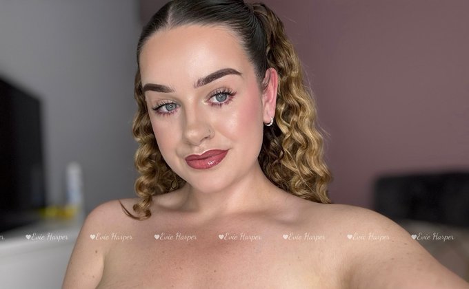 bush lovers, would you fuck me? 😋 the face.                                the body. https://t.co/im