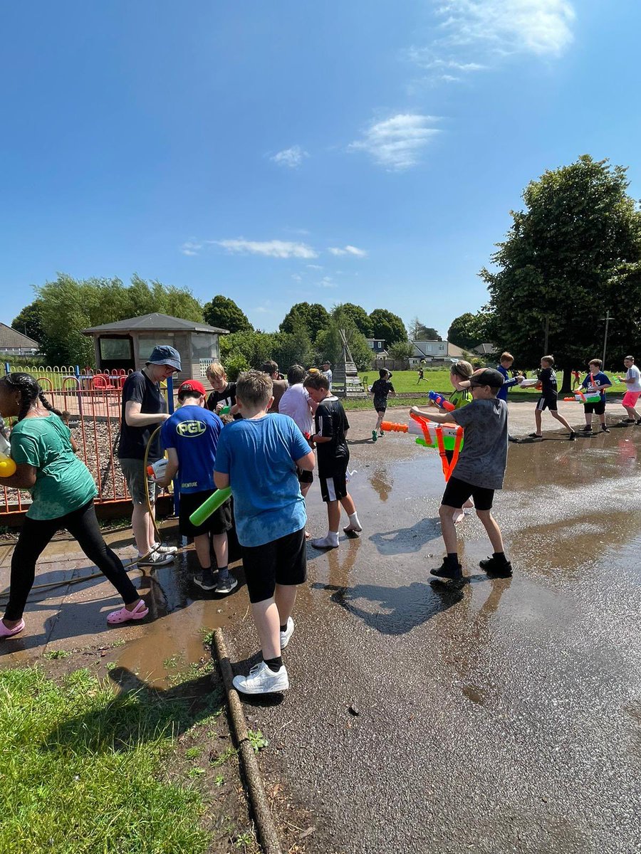 LlanFach2024's tweet photo. Water fight 💦 💦 https://t.co/GwMEU5Dq7E
