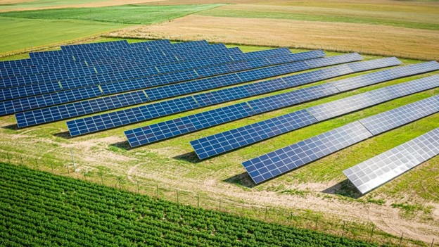Botswana – Large scale
Botala Energy secures a 4MW solar power plant in the Serowe Energy Hub with a 25-year CPI-linked PPA. 1% of revenue will fund social programs, enhancing local welfare. Botala, owning 49%, will lead construction and operation
tipranks.com/news/company-a…

#solar