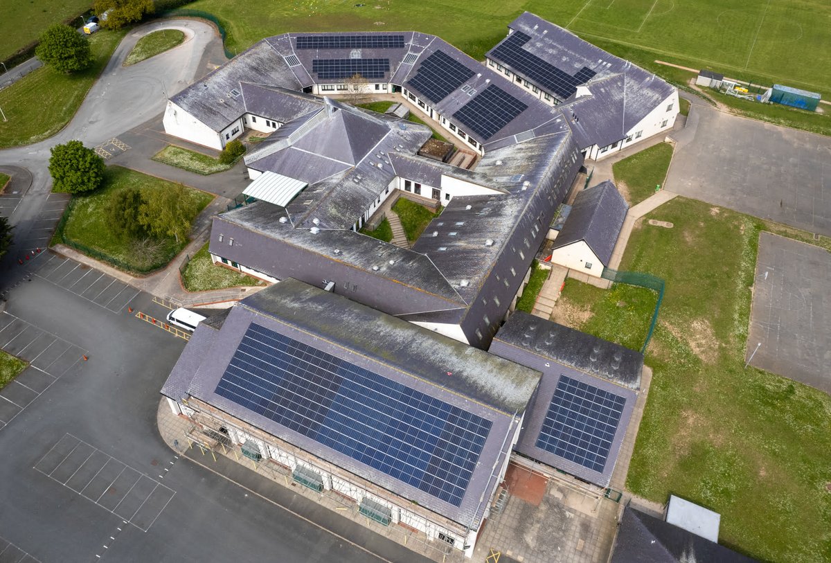 We’ve completed a major Solar PV installation at Ysgol y Creuddyn in Penrhyn Bay! The 442 panels are estimated to generate 159,710kWh annually, saving £48k in electricity for the school and reducing CO2 emissions by 30.89 tonnes. tinyurl.com/29ntxbgc #21stCenturySchool #Con...