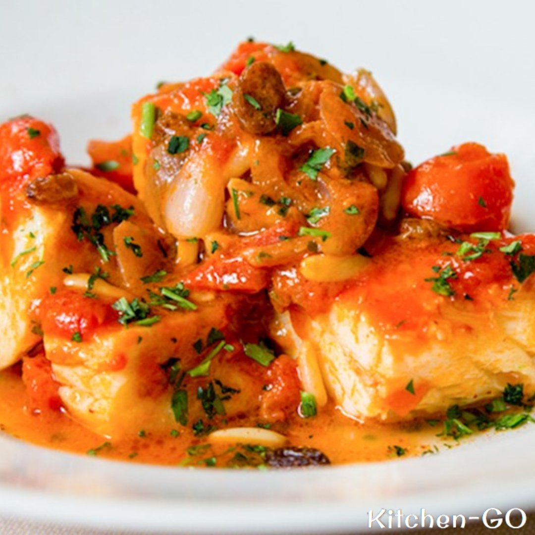 KitchenGO_brand's tweet image. Baccalà alla Maremmana is a traditional Italian dish from the Maremma region in Tuscany. It features salted cod (baccalà) prepared in a rich tomato-based sauce with various vegetables and aromatic herbs. #BaccalàallaMaremman #kitcheng #herbsandspices #shakers #grinders