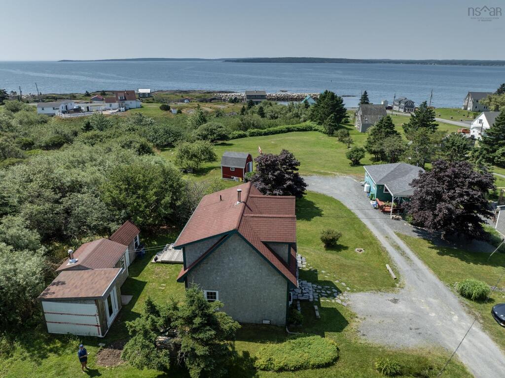 viewpoint_ca's tweet image. $579,000 FOR SALE
2 Beds | 2 Baths | 1,118 sq. ft.
23 Ocean View Drive, Blue Rocks

Located on a peaceful and quiet lane, you are so close to the ocean that you can hear it, smell it and see it.

Listed by ViewPoint Realty agent Stephanie DeVries
viewpoint.ca/cutsheet/20241…