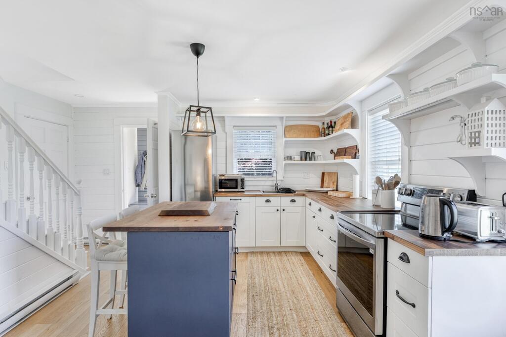 viewpoint_ca's tweet image. $579,000 FOR SALE
2 Beds | 2 Baths | 1,118 sq. ft.
23 Ocean View Drive, Blue Rocks

Located on a peaceful and quiet lane, you are so close to the ocean that you can hear it, smell it and see it.

Listed by ViewPoint Realty agent Stephanie DeVries
viewpoint.ca/cutsheet/20241…