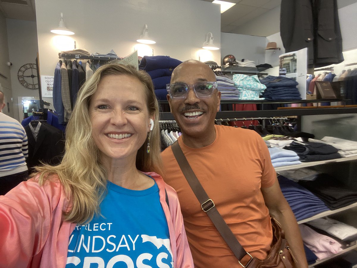 LindsayCrossFL's tweet photo. Lots of fun at the 51st annual Sunrise Sale hosted by the St Pete Downtown Business Association! Sales until 10am!
#stpete #sunrisesale #downtownbusinessassociation #shoplocal https://t.co/1HdWRFKy3i