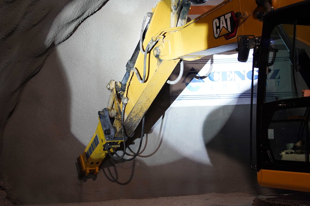 Privileged to have participated at the ceremony near Nemila. The 3,6 km long Golubinja tunnel, will be the longest in BiH. Building faster, safer, and modern transportation connections in BiH is one of <a href="/EIB/">European Investment Bank</a> priorities for higher economic development. Congrats to all involved!