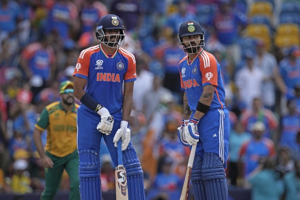 CricCrazyJohns's tweet photo. Axar Patel said "When I came to bat, Virat bhai kept guiding me. He told 'I am there, If you think that you can hit, then go for it' - the constant communication with Virat bhai was very helpful for me". [Cricbuzz] https://t.co/8DNNjWuwwm