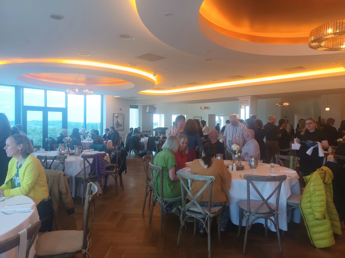 marie_librarian's tweet image. How amazing was last night&apos;s #GraphMed2024 dinner. @JMBurns99 raising the bar for conference organisation. Feel very spoilt. I now want a harpist, dancers, a stately house, an outdoor swimming pool and a helicopter landing pad at all future conferences! 😍