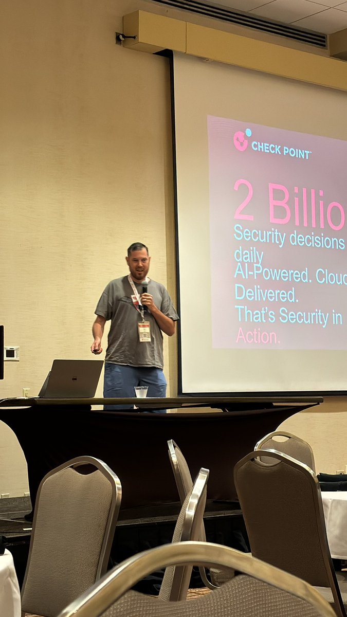 Lisa Davis tweet media