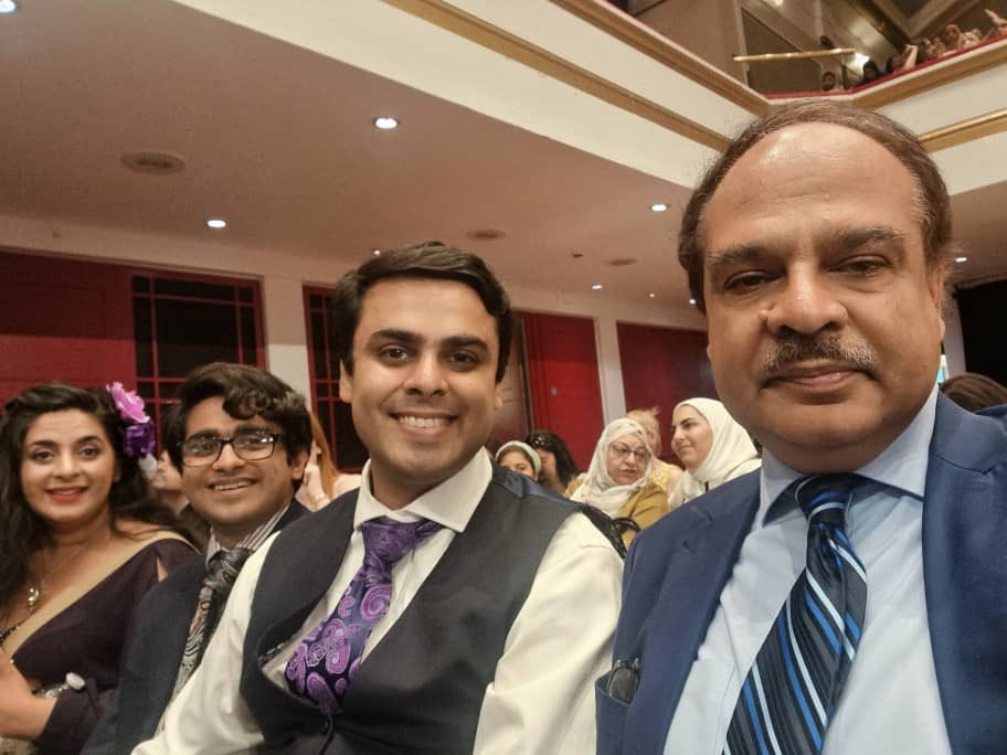 ShamaJunejo's tweet photo. Today, surrounded by my loving husband and three proud children, I officially graduated with my PhD in Military Ethics. 
I thank to my all supervisors, faculty members, student union, disability support, my doctors, and everyone participated in the unique research which is now available to read online. 
As a cancer survivor & fighting it all along the years, this journey of heart, perseverance, and countless struggle makes this moment even more profound. 
Feeling immensely proud and blessed. 

A dream fulfilled, a new chapter begins for Dr. Shama Junejo 

#LeicesterGrad 🎓
@uniofleicester @LeicesterUnion @HyPIRUoL @danjohnsonhymns @royalmarsdenNHS @macmillancancer