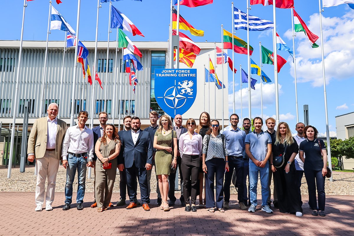 sybilla_tech's tweet image. 🚀 Exciting news from Sybilla Technologies! We&apos;ve just wrapped up the final SAURON project meeting and unveiled the Ursa Major sensor system in Bydgoszcz. Thanks also to the Ministry of Defense for their support! 🌌 #SpaceTech #UrsaMajor #Defense