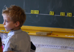 Pourquoi est-il recommandé, dès le plus jeune âge, d’expliquer aux #élèves le lien entre les #nombres et l’#espace ?                                      

Pour mieux comprendre, (re)lire le numéro du #Passeur 

🔗 : 7sb07.r.ag.d.sendibm3.com/mk/mr/q0krJJ10… 
<a href="/StanDehaene/">Stanislas Dehaene @standehaene.bsky.social</a>
<a href="/education_gouv/">Ministère Éducation nationale</a>
<a href="/Eduscol/">éduscol</a>