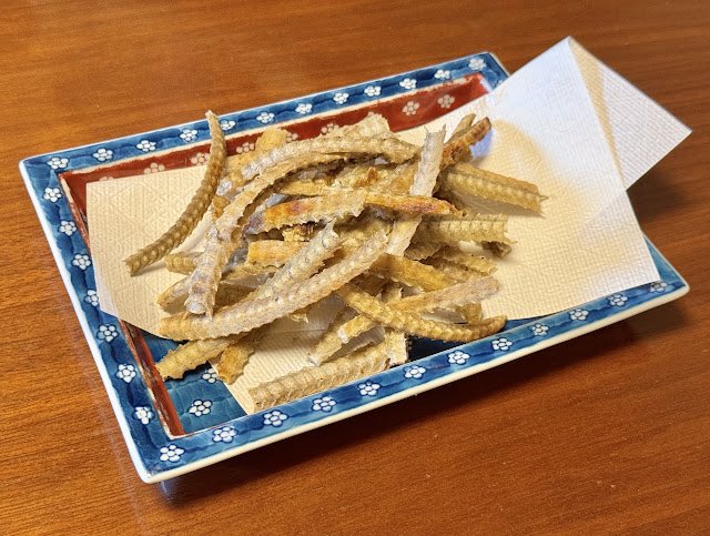 fugiutoutou's tweet photo. 元祖本吉屋 鰻魚飯-福岡柳川-美食

這回浮球來分享位於福岡柳川的鰻魚飯元祖老店 本吉屋，這間店可是有著300多年的歷史呦。

詳細內容歡迎點擊網誌連結🔗：https://t.co/cMqp8Z36a3

更多豐富內容歡迎按讚追蹤  浮球透透 FB粉絲專頁

#福岡美食 #柳川 #柳川鰻魚飯 #鰻魚飯 #鰻 #本吉屋 #元祖本吉屋 https://t.co/FBwIVyb2om