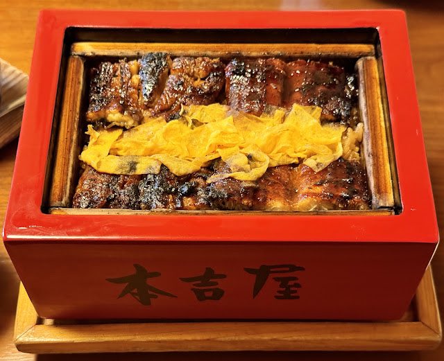 fugiutoutou's tweet photo. 元祖本吉屋 鰻魚飯-福岡柳川-美食

這回浮球來分享位於福岡柳川的鰻魚飯元祖老店 本吉屋，這間店可是有著300多年的歷史呦。

詳細內容歡迎點擊網誌連結🔗：https://t.co/cMqp8Z36a3

更多豐富內容歡迎按讚追蹤  浮球透透 FB粉絲專頁

#福岡美食 #柳川 #柳川鰻魚飯 #鰻魚飯 #鰻 #本吉屋 #元祖本吉屋 https://t.co/FBwIVyb2om
