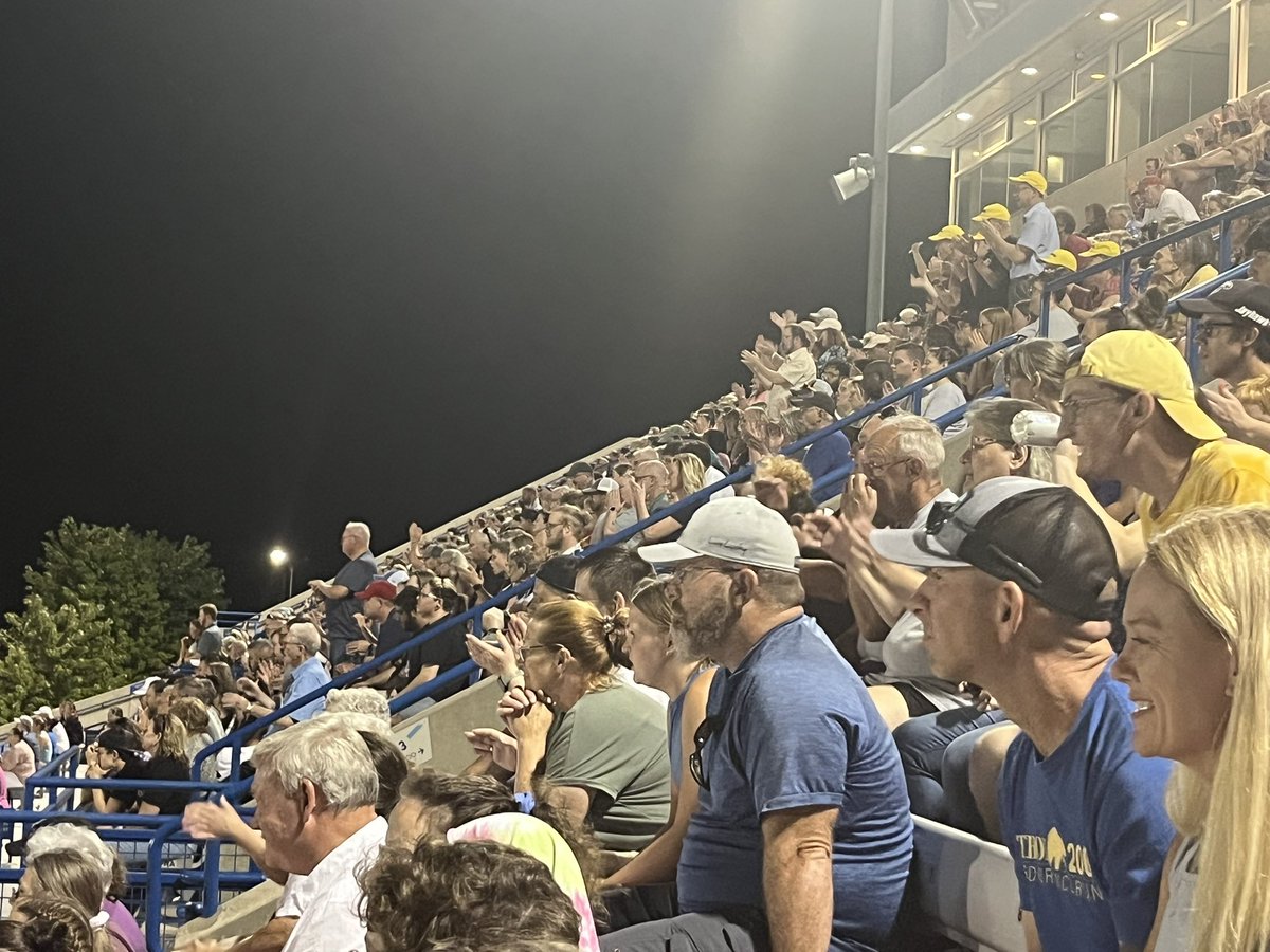FriendsMarching's tweet image. Happy the Sky Riders Performing Arts Foundation brought a show back to Hutchinson. Sad the crowd mostly sat on their hands...except for these 3 young folks in Sky Rider Ts. EVERYONE should get as excited over drum corps as they did! #DCI2024 #somethingworthcheeringfor