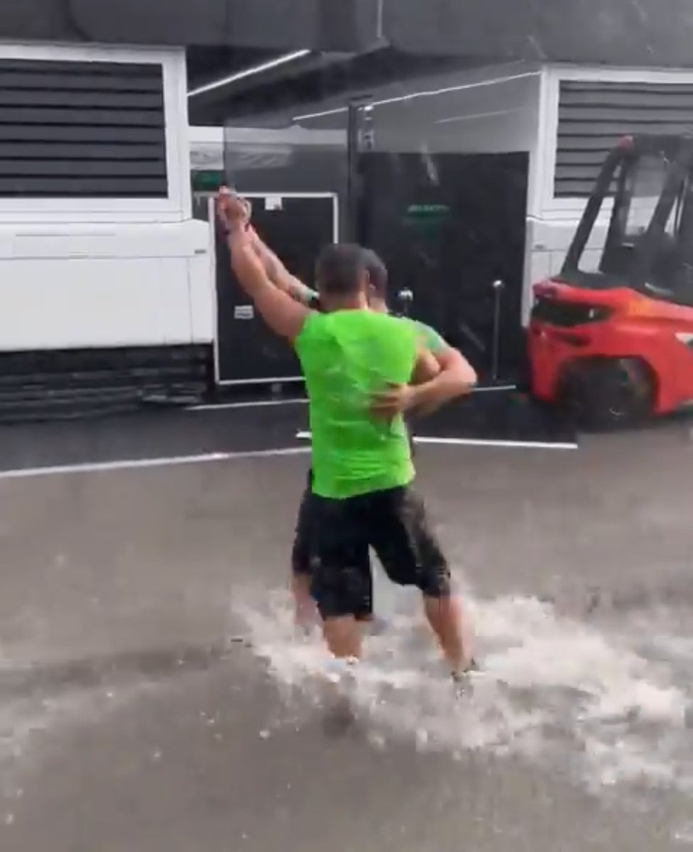 juliaunboxed's tweet photo. “f1 is a serious sport”

the sport in question: https://t.co/88GVnTZ9Y3