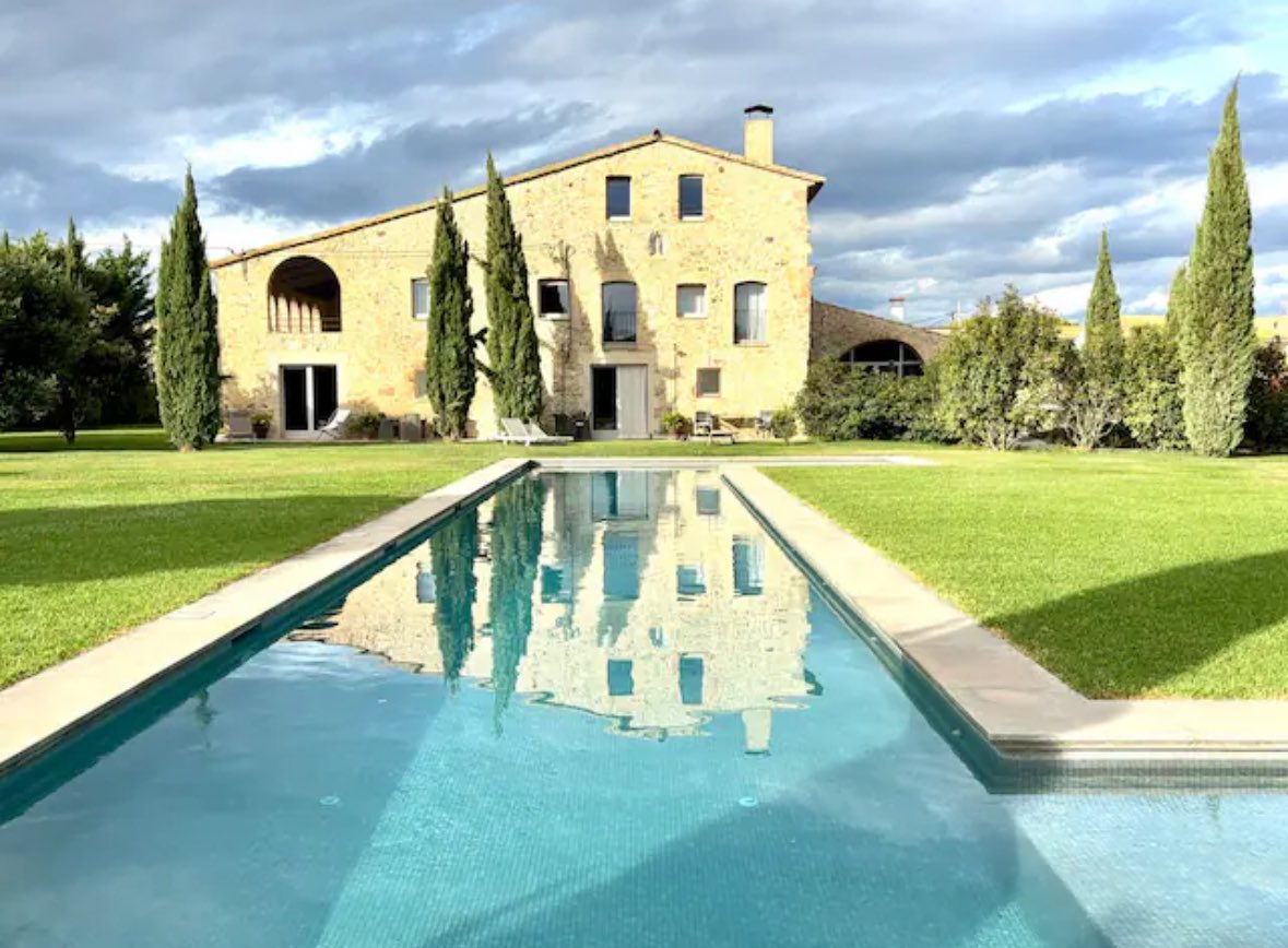 Hiring Full Time Appointment Setter to join Club Closers 7 figure team 

$5-7k OTE and the opportunity to join one of the best company cultures in the space. 

(Photo is of the villa for our team trip in September) 

Apply here: clubcloser.com/growthspeciali…