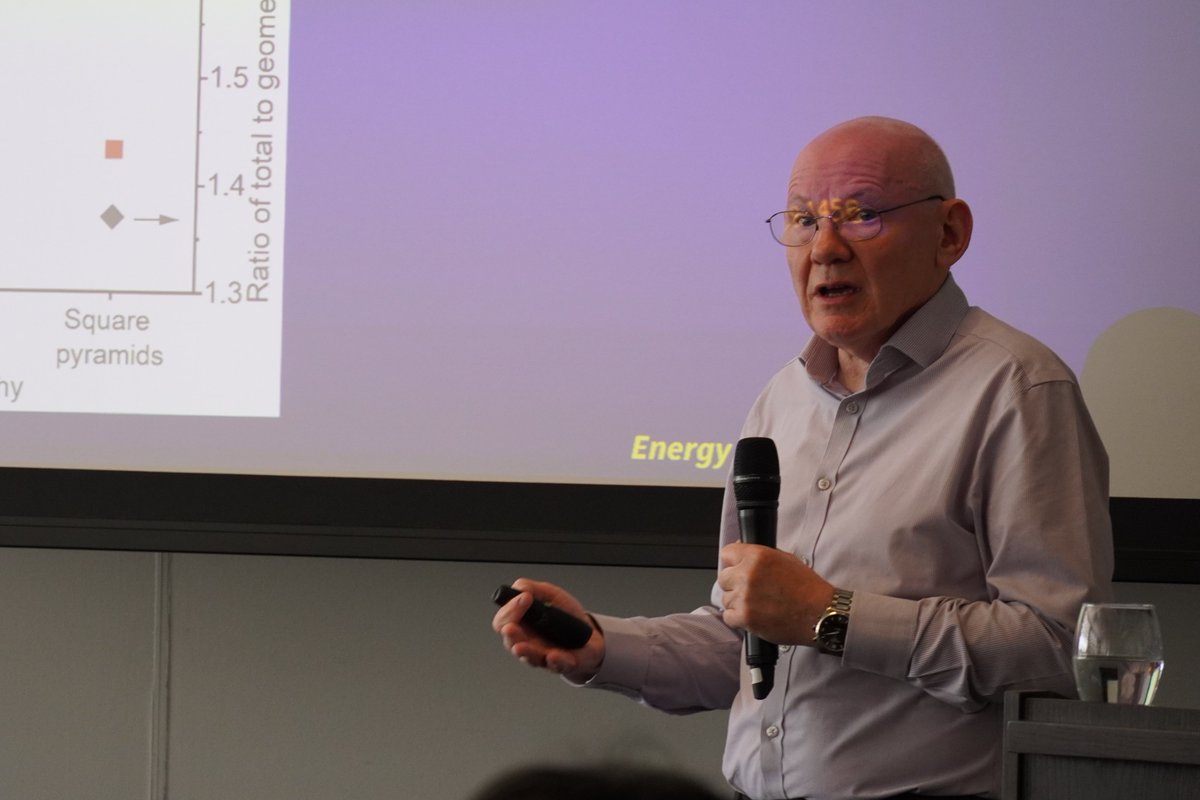 Solid State Ionics (@ssionics24) on Twitter photo Peter Bruce <a href="/brucegroupox/">PeterBruceGroupOxford</a> is talking about how to achieve critical current density of 10mAcm-2 in ceramic electrolyte solid state battery at the fourth day of Solid State Ionics Conference #SSI24
🔗See the full conference program here: nanoge.org/SSI24/home Peter Bruce <a href="/brucegroupox/">PeterBruceGroupOxford</a> is talking about how to achieve critical current density of 10mAcm-2 in ceramic electrolyte solid state battery at the fourth day of Solid State Ionics Conference #SSI24
🔗See the full conference program here: nanoge.org/SSI24/home