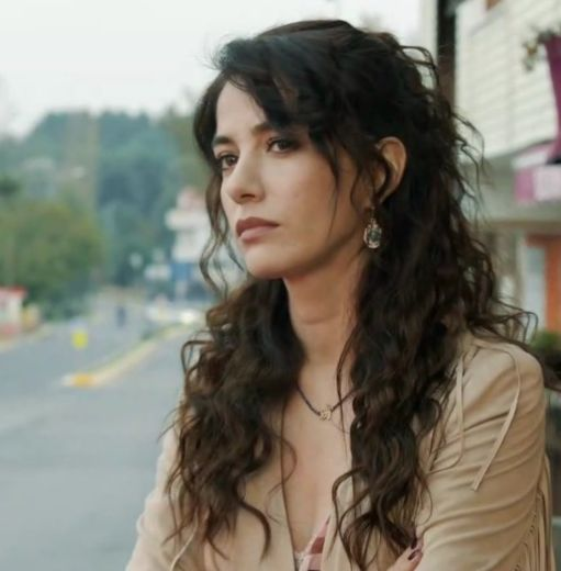 #ÖzgeGürel Torna in n Italia  con il film #Annem in prima visione e in prima serata su Canale 5 il 26 luglio 2024. #Canale5 #AscoltiTV #PalinsestiMediaset 
<a href="/fictionmediaset/">Fiction Mediaset</a>
