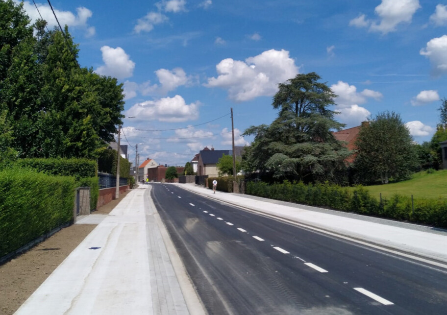Stad Waregem (@stad_waregem) on Twitter photo Na 21 maanden van hard werk en heraanleg gaat de verbinding tussen Waregem en Vichte vanavond weer open voor alle verkeer. Dat betekent ook dat er nu een gescheiden riolering, nieuw wegdek en veilige fietspaden zijn in de ๐ฉ๐ถ๐ฐ๐ต๐๐๐ฒ๐๐ฒ๐ด en de ๐ช๐ฎ๐ฟ๐ฒ๐ด๐ฒ๐บ๐๐๐ฟ๐ฎ๐ฎ๐. Na 21 maanden van hard werk en heraanleg gaat de verbinding tussen Waregem en Vichte vanavond weer open voor alle verkeer. Dat betekent ook dat er nu een gescheiden riolering, nieuw wegdek en veilige fietspaden zijn in de ๐ฉ๐ถ๐ฐ๐ต๐๐๐ฒ๐๐ฒ๐ด en de ๐ช๐ฎ๐ฟ๐ฒ๐ด๐ฒ๐บ๐๐๐ฟ๐ฎ๐ฎ๐.