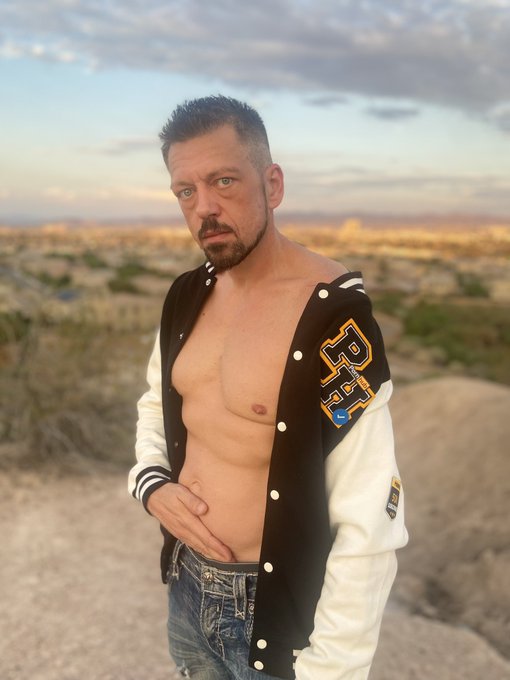 Follow my dick. https://t.co/SsxBSsRdMt<a href="/tag/mvsales"class="tags"><span>#mvsales</span></a>