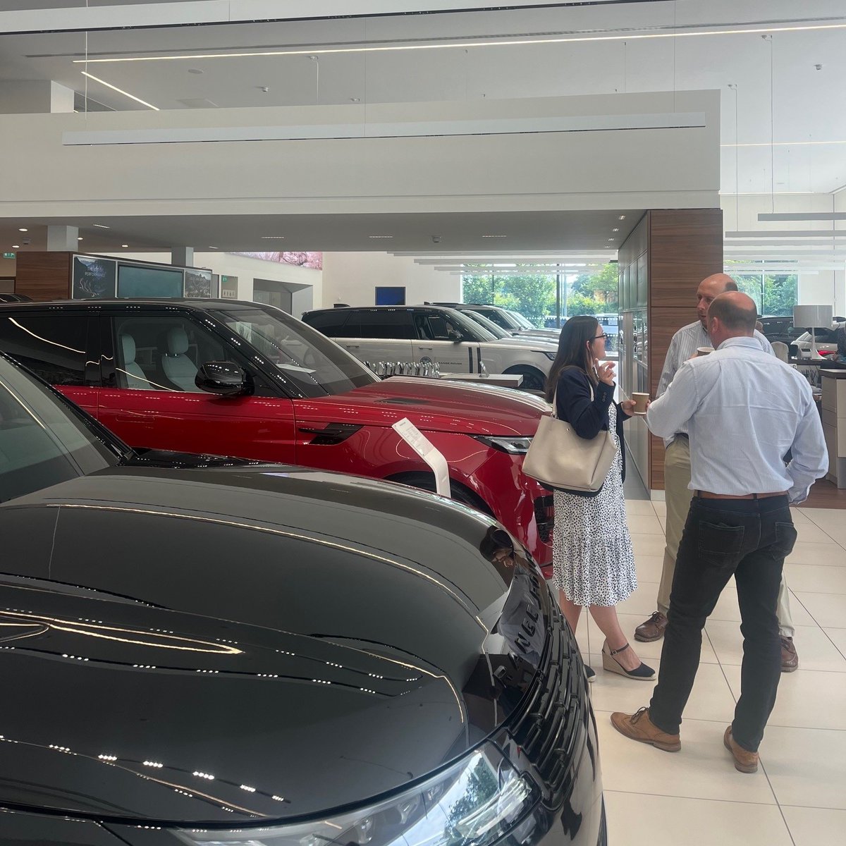ACSLtd_'s tweet photo. We had a great morning with @7oakschamber at the Stratstone Jaguar Land Rover showroom in Tonbridge.
Sadly we didn't leave with a new car but we did leave with some wonderful new connections and great coffees!☕
#networking #sevenoaks #tonbridge #localbusiness #landrover #jaguar https://t.co/iu17uyQJC2