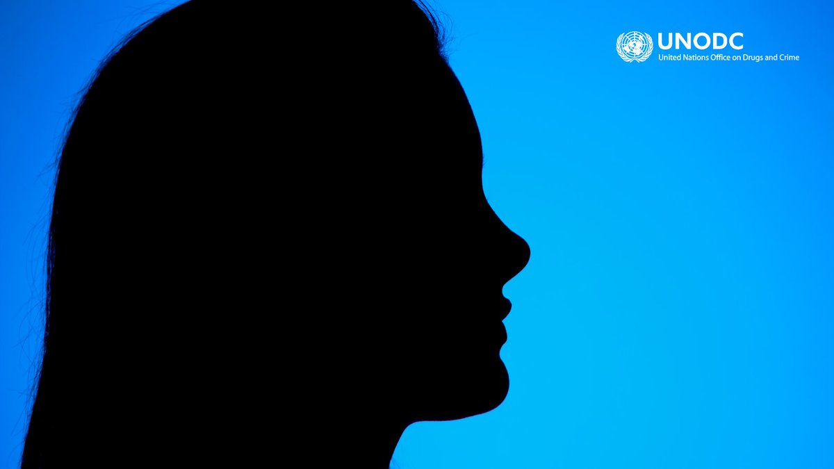 UNODC_HTMSS's tweet image. Around 30% of human trafficking prosecutions and convictions involve female offenders.    

Women often suffer violations of their rights during the process.  

In many cases, male traffickers use them to protect themselves from prosecution.  

More ➡️ bit.ly/3qO4tst