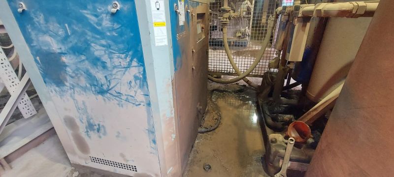 Proving that SCR air compressors will power on, no matter how challenging the conditions. It's not always possible to site a ompressor in a plant room. But with the build quality inherent in SCR you can be sure they'll be prepared to get their hands dirty to help  your operation.