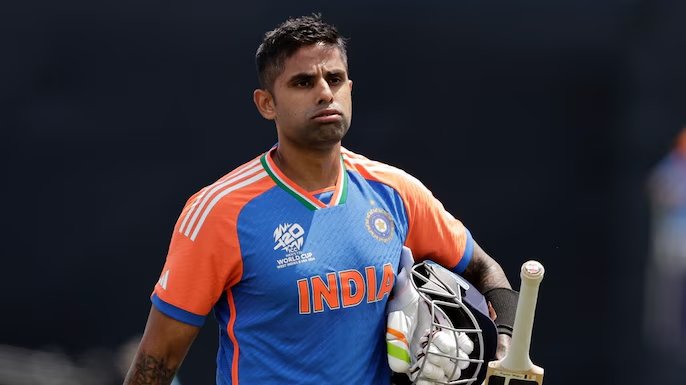 CricCrazyJohns's tweet image. India T20I Squad for Sri Lanka tour:

Suryakumar (C), Gill (VC), Jaiswal, Rinku, Riyan, Pant (WK), Sanju (WK), Hardik, Dube, Axar Patel, Sundar, Bishnoi, Arshdeep, Khaleel, Siraj.