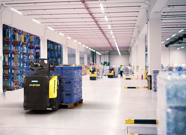 CliveFlucker's tweet image. #Hyster launches new lorry-loading #OrderPicker: #warehouse #forklift #forkliftsafety #materialhandling #forklifttraining #uk bit.ly/3xWARAi