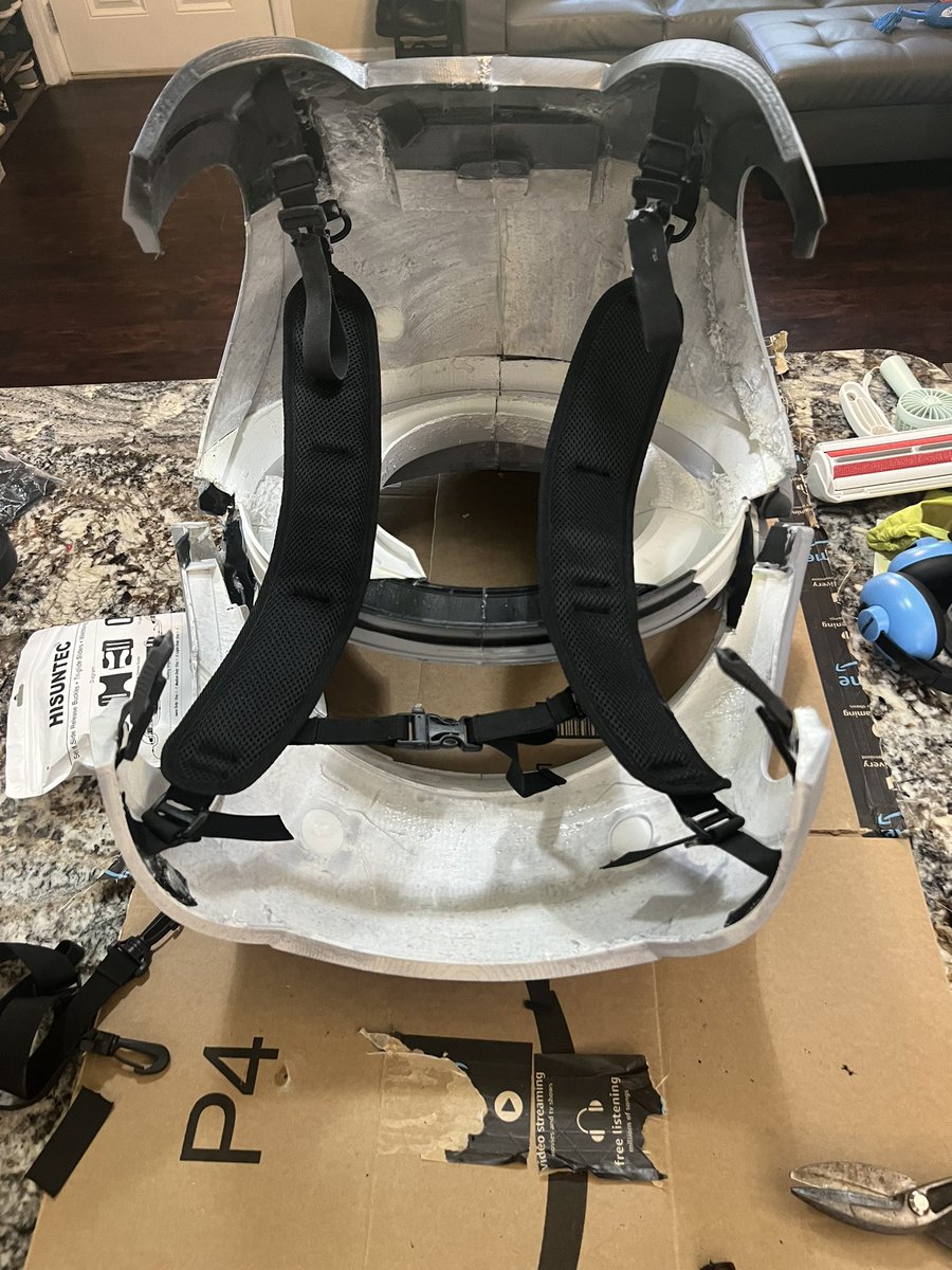 BuzzKnightyear's tweet image. Added in a really nice comfort feature with backpack straps to bear the weight of this chest rig! Nice soft comfy support on my shoulders with these straps instead of the hard plastic part being directly pushing and pinching annoyingly.