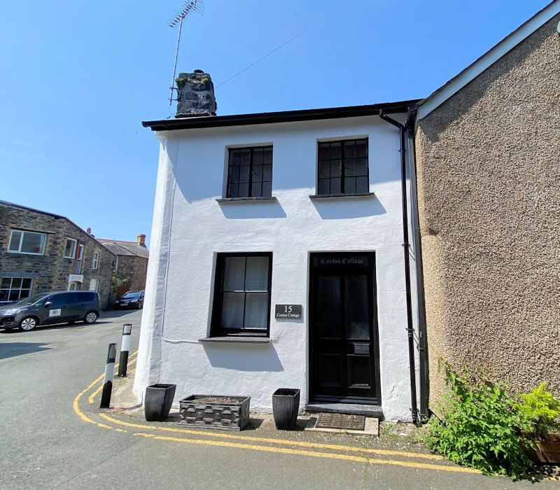 Welsh_Property's tweet photo. Terraced Cottage - Caxton Cottage, Tywyn, 85,000 pounds sterling: This delightful mid terraced cottage is ideally located in the old part of Tywyn, a short walk to all amenities. Comprising open plan lounge/kitchen and dining area on the ground floor and… https://t.co/ksb118WJtq https://t.co/JXK7AattZn